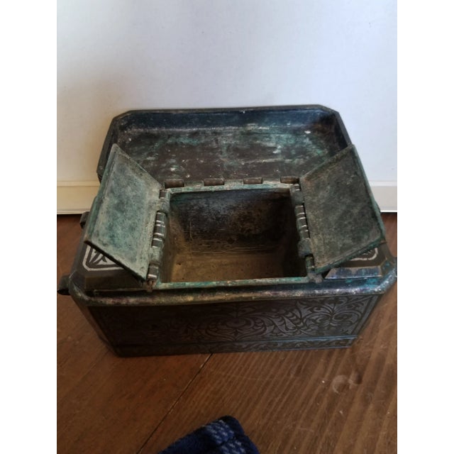 Antique Bronze and Silver Betel Box For Sale In San Antonio - Image 6 of 11