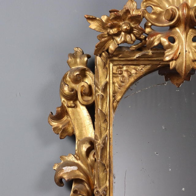 Baroque Mirror in Carved and Gilded Wood For Sale - Image 6 of 11