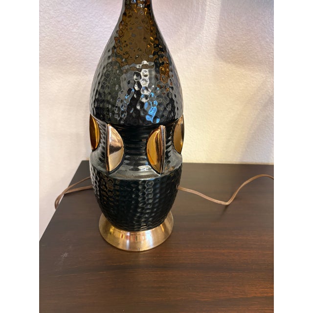 Mid-Century Modern 1950’s Atomic Black & Gold Ceramic Lamps, a Pair For Sale - Image 3 of 5
