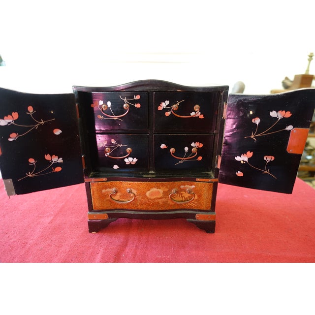 Japanese Jewelry Box in Wood For Sale - Image 4 of 6