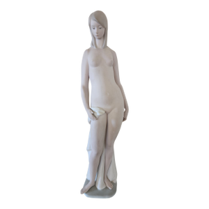 Matte Porcelain Nude Sculpture by Lladró – Retired Minimalist Figurative Art