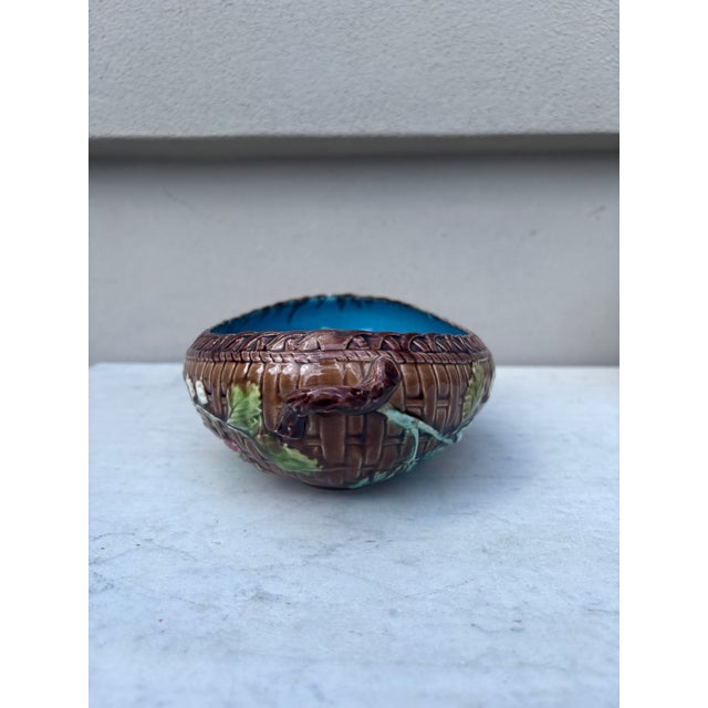 Late 19th Century French Majolica Strawberries Jardiniere Luneville, Circa 1880 For Sale - Image 5 of 6