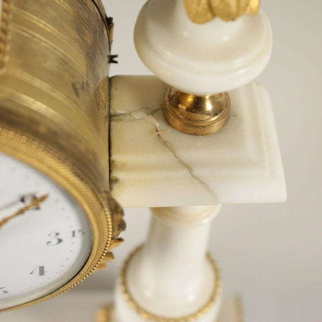 French Marble & Gilded Bronze Table Clock from Léchopié à Paris, 1700s For Sale - Image 9 of 12