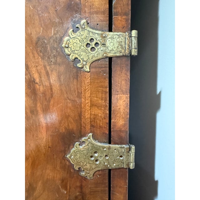 Wood Early 18th Century English Queen Anne Walnut Cabinet on Chest, C. 1710 For Sale - Image 7 of 17
