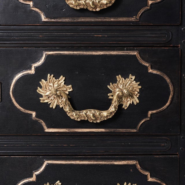 French 18th Century Louis XIV Painted Commode For Sale - Image 3 of 7