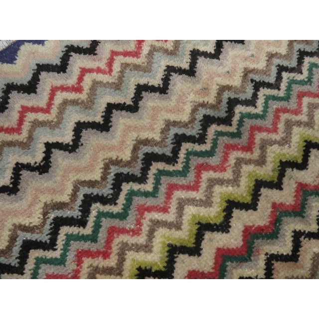 Early 21st Century Wavy Vintage Turkish Deco Rug - 2'6" x 5'2" For Sale - Image 5 of 6