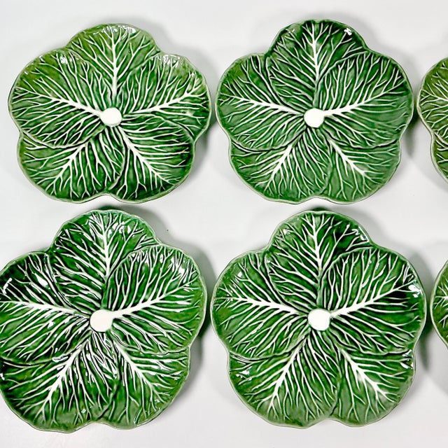 Ceramic 1990s Vintage Hollywood Regency Boho Chic Majolica Cabbage Ware Dinner Plates - Set of 6. For Sale - Image 7 of 14