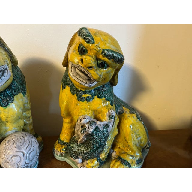 Ceramic Antique 18th Century Chinese Famille Vert Foo Lion Dogs - a Pair For Sale - Image 7 of 13
