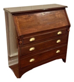 Example of Federal Secretary Desks