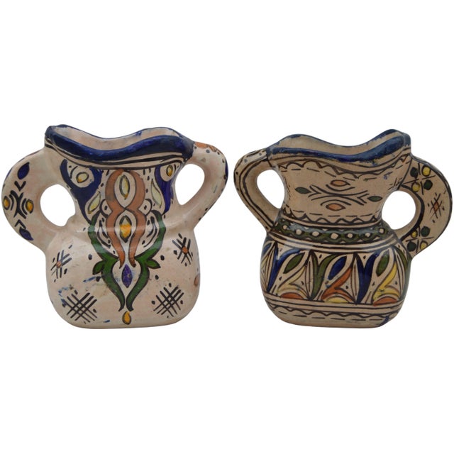 Gothic Mid 20th Century Andalusian-Patterned Ceramic Vases With Handles - Set of 2 For Sale - Image 3 of 8