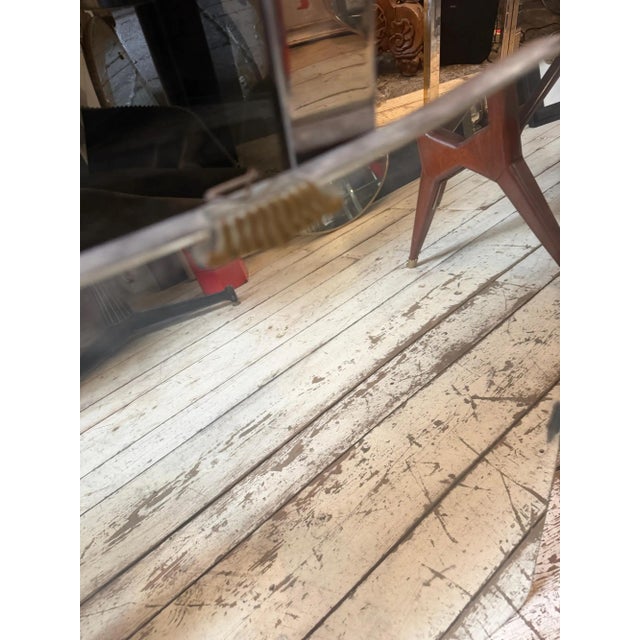 Gio Ponti 1950s Gio Ponti Style Mid-Century Modern Brass and Glass Biscuit Wall Mirror For Sale - Image 4 of 10