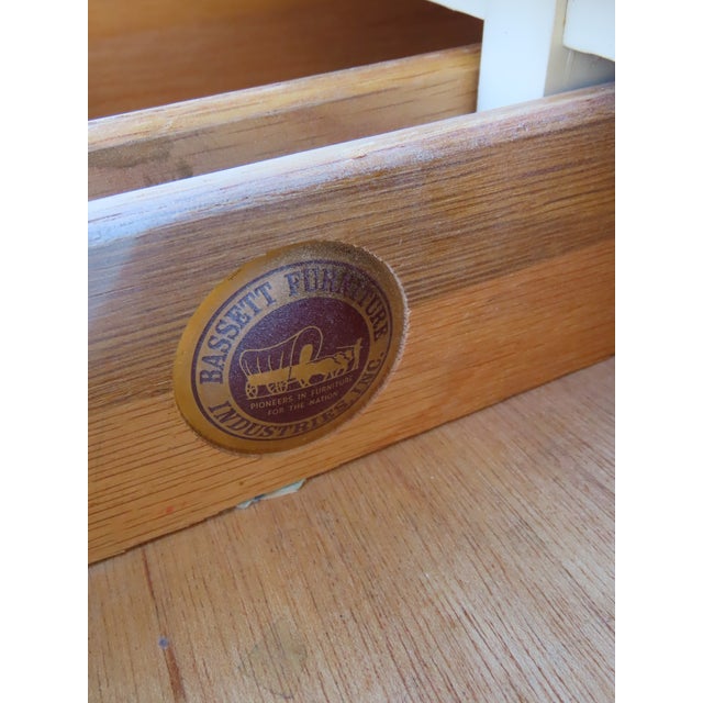 Bassett French Shabby Chic Painted Vanity Writing Desk 6237 For Sale - Image 10 of 18