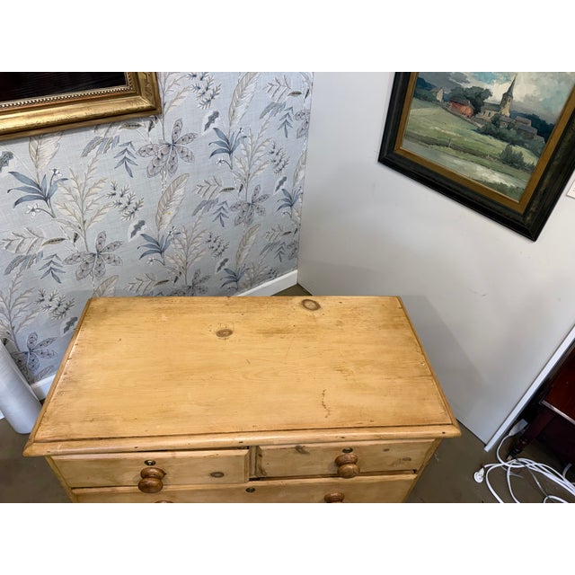 19th Century Pine Chest of Drawers For Sale In Nashville - Image 6 of 12
