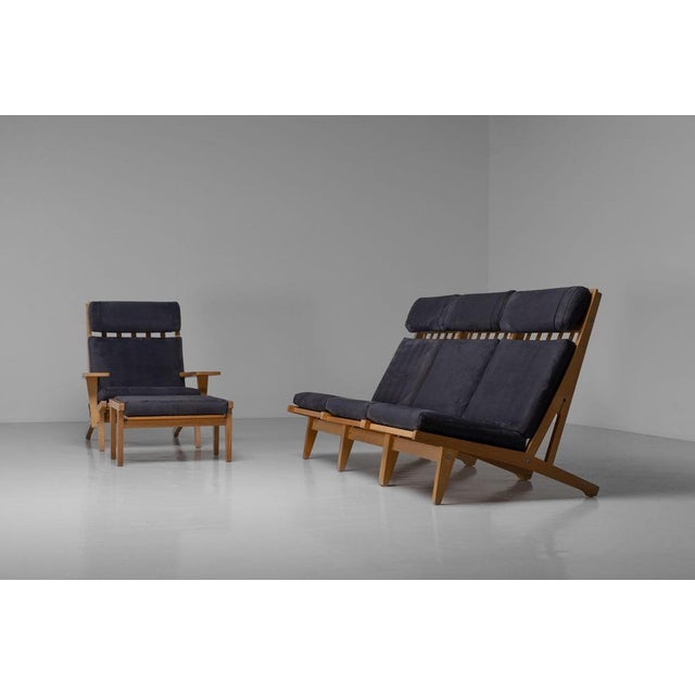 Danish GE375 Seating Group by Hans J. Wegner, Set of 5 For Sale - Image 4 of 18