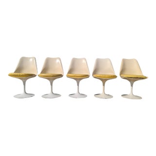 Set of 5 Mid Century Modern Tulip Armless Dining Chairs by Eero Saarinen for Knoll For Sale
