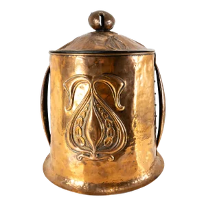 Early 20th Century English Arts & Crafts Art Nouveau Copper Coal Scuttle