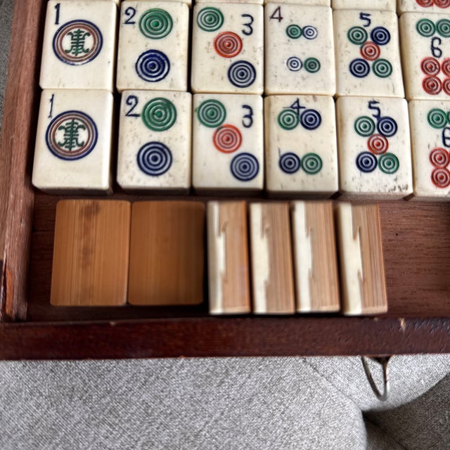 Antique 1920s Chinese Mahjong Set - Bone & Bamboo Tiles - Original Wood Case For Sale - Image 12 of 12