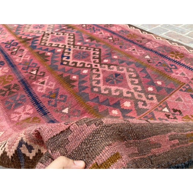 Afghan Maimana Kilim Area Rug, Handwoven Wool, 5x10, Rose & Navy For Sale - Image 15 of 16