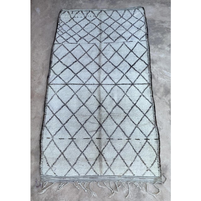 1980s Vintage Moroccan Beni Ourain Rug - 6'9" X 12'5" For Sale - Image 10 of 10