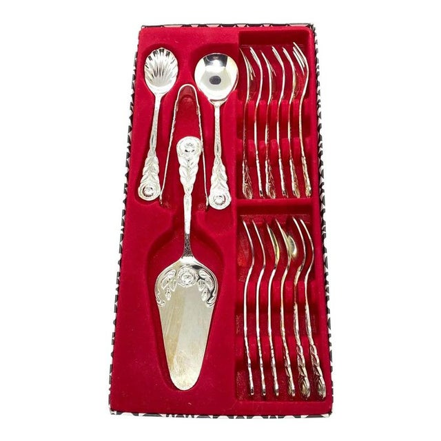 Hollywood Regency Rose Coffee or Tea Cake Flatware Service from Hildesheim, Germany, 1970s, Set of 16 For Sale - Image 3 of 3