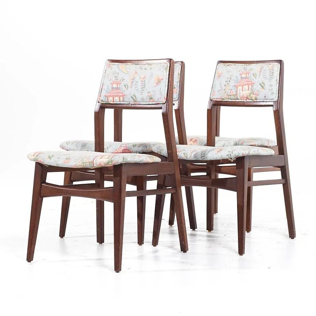 Mid-Century Modern Jens Risom Mid Century Walnut Side Dining - Set of 4 For Sale - Image 3 of 10