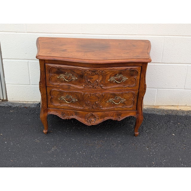 Vintage Henredon Louis XV Carved Walnut 2-Drawer Bombay Commode Chest For Sale In Washington DC - Image 6 of 11