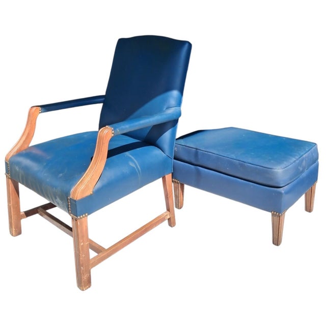 Step Back Into Mid-Century Elegance With This Stunning Vintage Lounge Chair and Matching Ottoman Set For Sale In Raleigh - Image 6 of 9