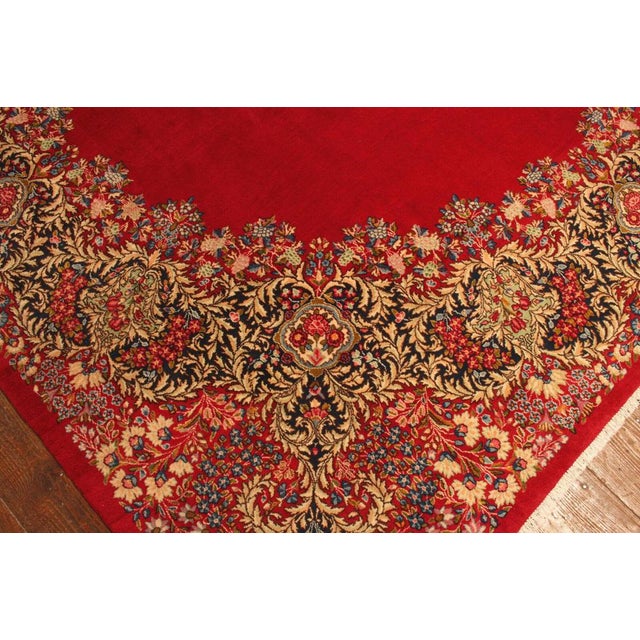Middle Eastern Hand-Knotted Rug in Wool For Sale - Image 9 of 11