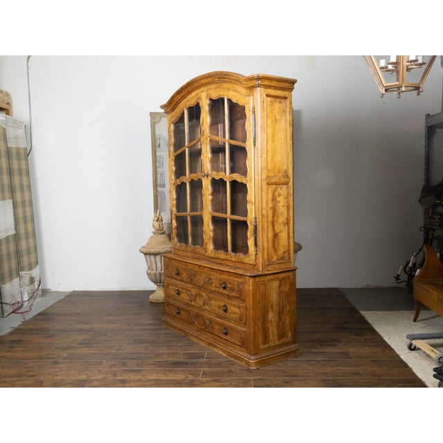French Chapeau de Gendarme 19th Century Carved Elm Cabinet with Glass Doors For Sale In Atlanta - Image 6 of 12