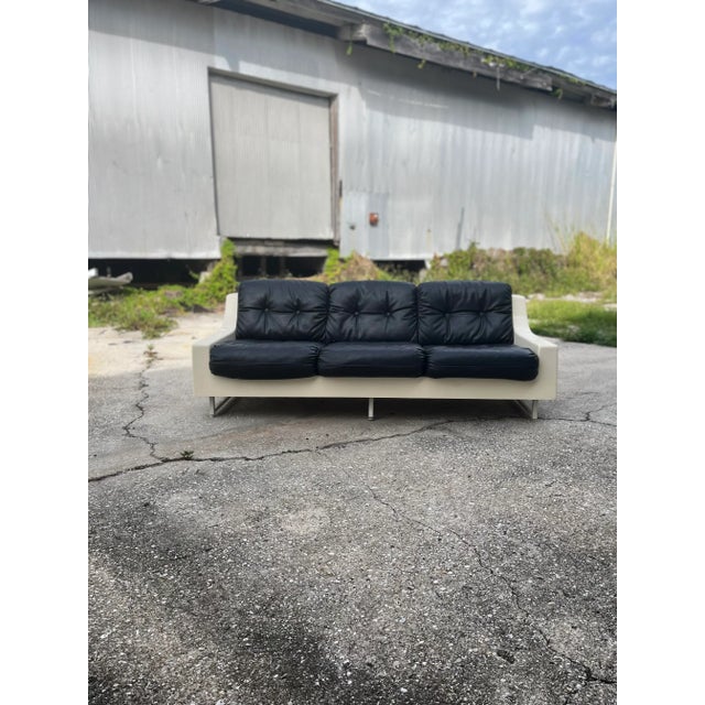 Homecrest Vintage Sofa Set in Fiberglass With Black Tufted Cushions | in the Style of Homecrest For Sale - Image 4 of 13