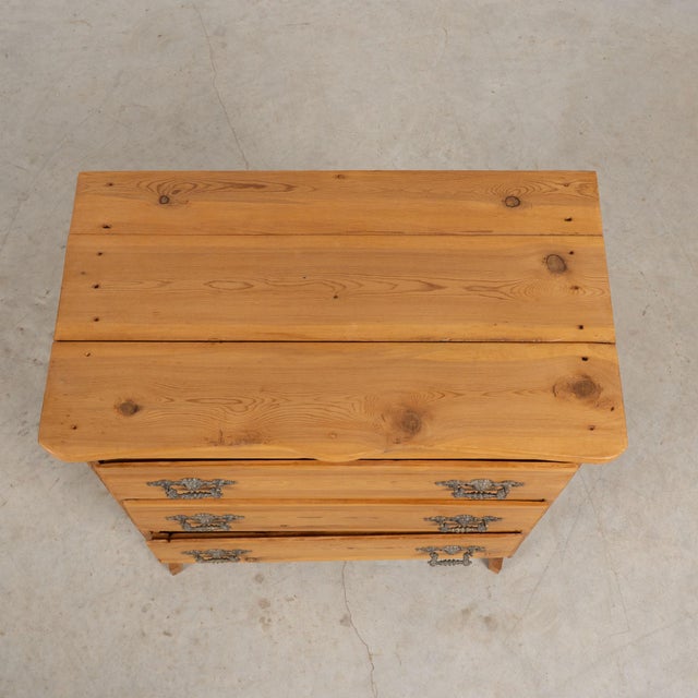 20th Century Danish Small Pine Chest of Three Drawers Nightstand For Sale - Image 4 of 14