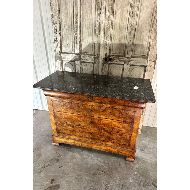 French Louis Philippe Style Walnut Commode, 1800s For Sale - Image 5 of 10