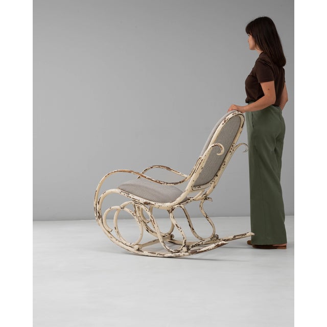 Early 20th Century 1920s Austrian Thonet-Style Bentwood Rocking Chair with Striped Upholstery For Sale - Image 5 of 18