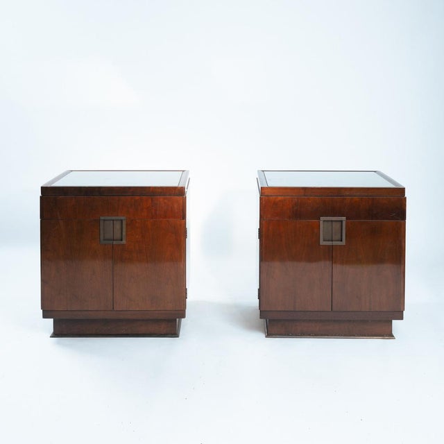 Art Deco Baker Walnut Veneered Nightstands in Copper and Cut Glass Accents, 1950s, Set of 2 For Sale - Image 10 of 18