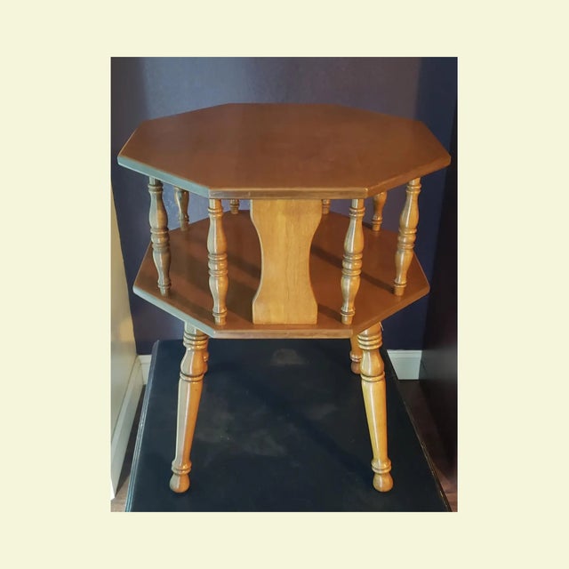 1960s Mid-Century Colonial Solid Maple 2-Tier Side Table For Sale - Image 4 of 7