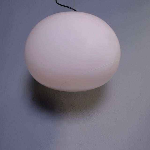 Beautiful vintage pendant chandelier, 1980s, made in Italy, composed of a single Murano glass bowl, of a beautiful and...