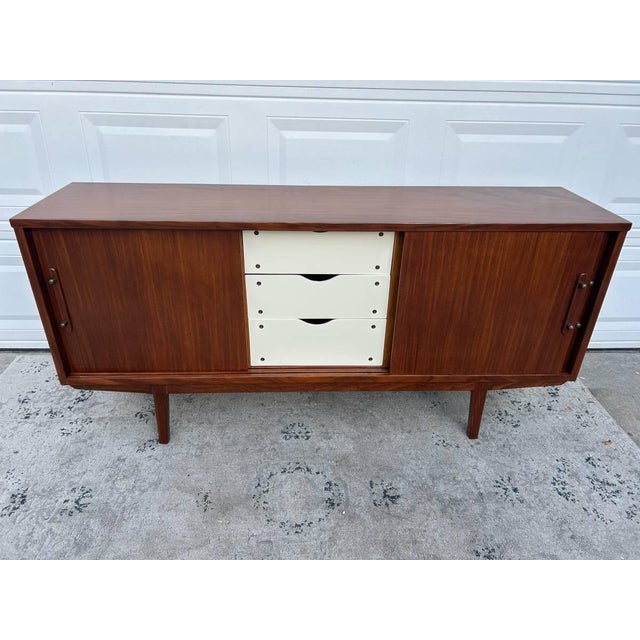 Mid Century Modern Credenza/Sideboard/Buffet For Sale - Image 4 of 18