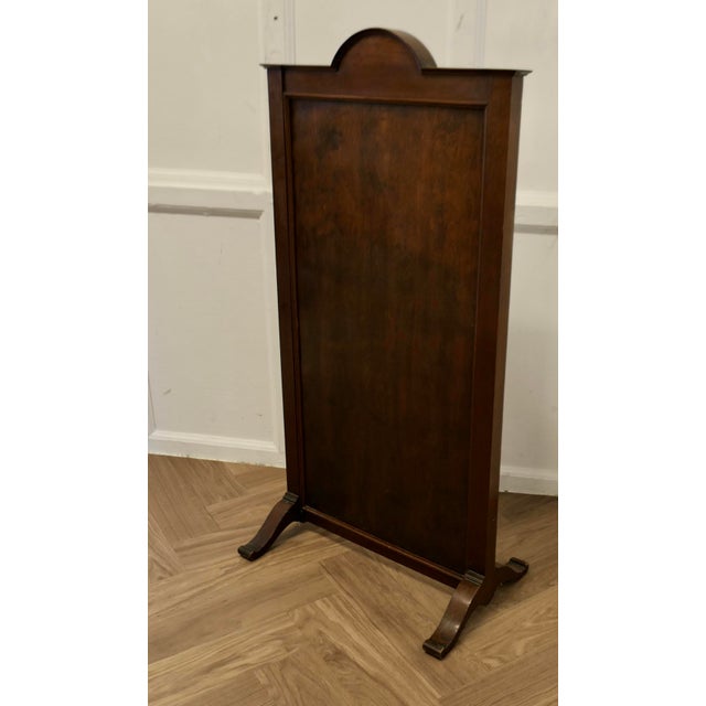 Indian Embroidered Silver and Gold Taj Mahal Screen For Sale - Image 4 of 8