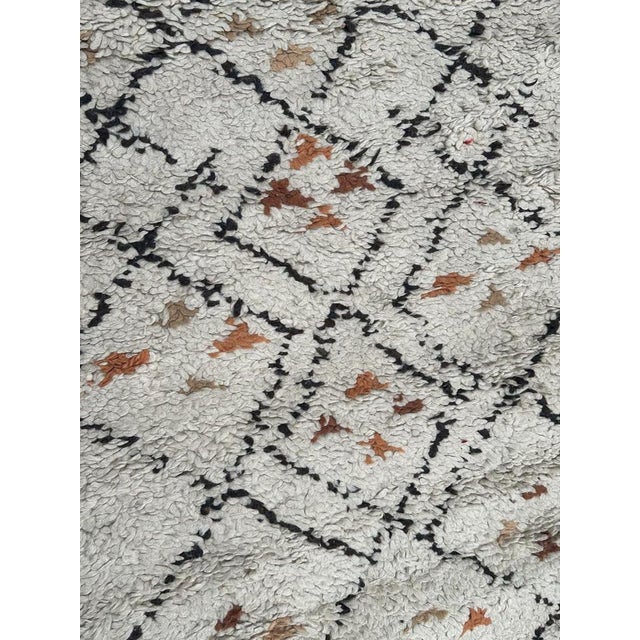 1940s Small Mid-Century Moroccan Tribal Beni Ouarain Rug, 1940s For Sale - Image 5 of 17