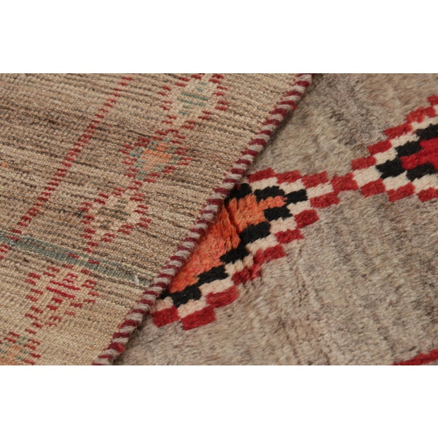 Beige Vintage Gabbeh Persian Tribal Rug, Beige-Gray With DIamond Medallions - Rug & Kilim For Sale - Image 8 of 8