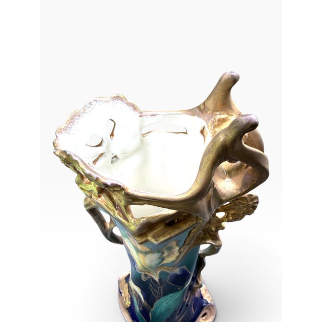 Antique Carl Knoll Karlsbad Art Nouveau Hand-Painted Porcelain Iris Vase, Bohemia, Circa 1900 For Sale - Image 4 of 12