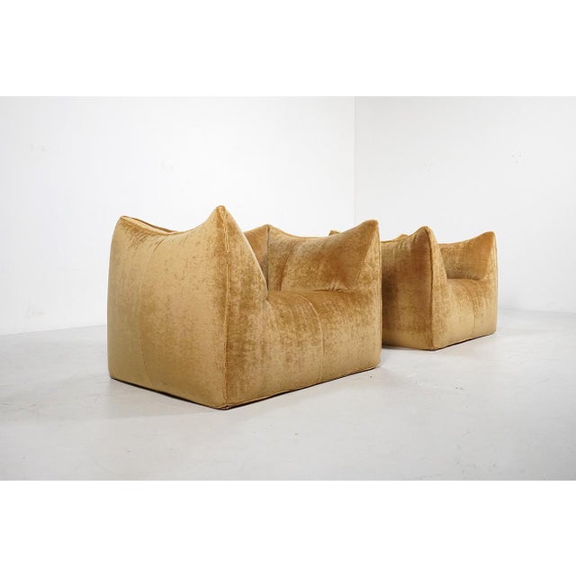 Mid-Century Modern Set of Le Bambole Lounge Chairs in Mohair by Mario Bellini for B&B Italia, 1980s For Sale - Image 3 of 13
