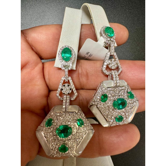 Green 4.3 Carat Emerald & 2.91 Ct Diamond With MOP Hanging Earrings 18 Kt White Gold For Sale - Image 8 of 18