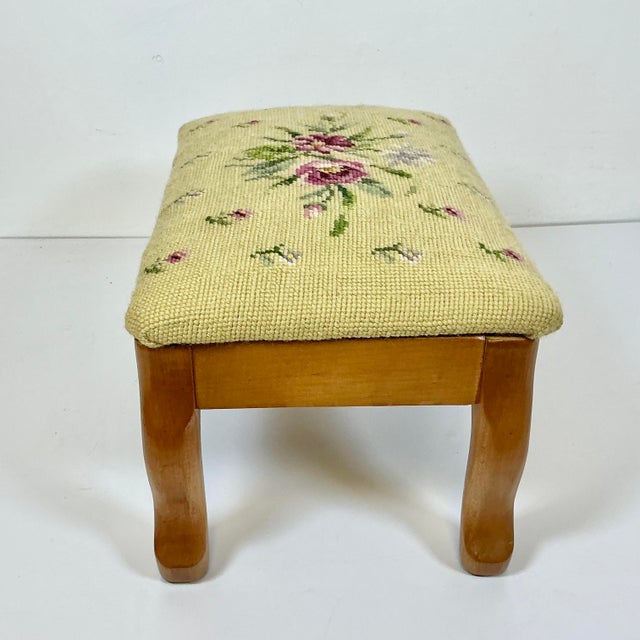1960s Vintage Americana Arts & Crafts Folk Art Needlepoint Footstool For Sale - Image 16 of 17