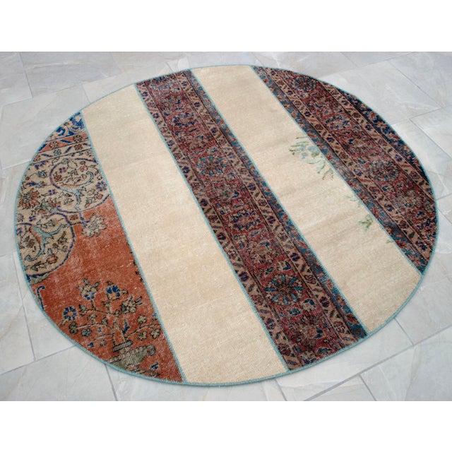 2020s Hand Knotted Circular Turkish Rug, Neutral Ivory & Rust Boho Floor Decor Area Rug - 4'10" Diameter For Sale - Image 5 of 11