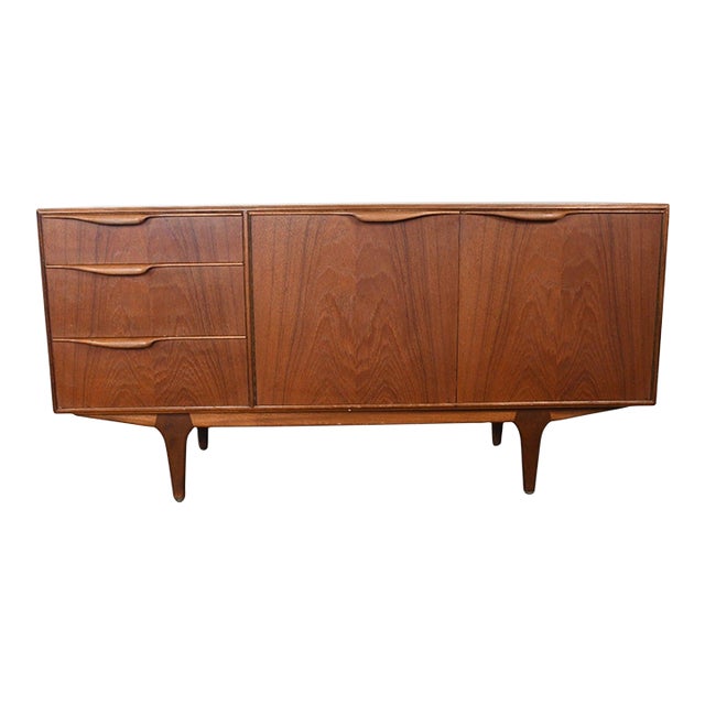 Mid 20th Century Small McIntosh Duvegan Credenza in Teak #1 For Sale