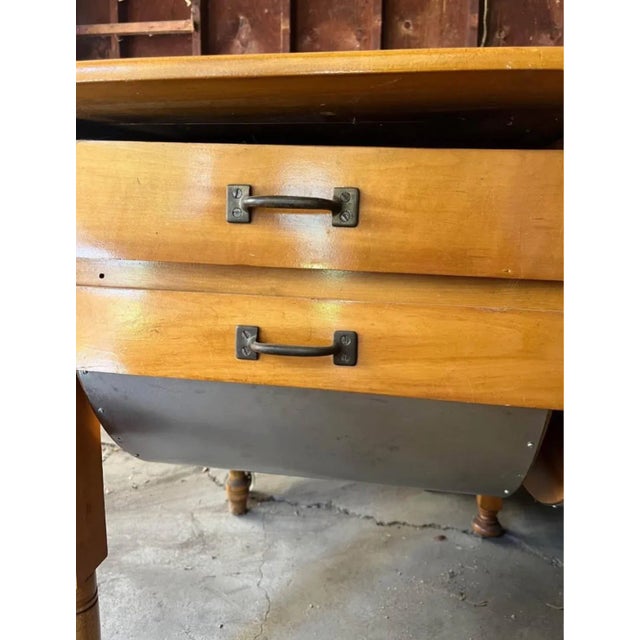 Beautiful possum belly baker's table. It's in very good condition. 27.75" deep 46" wide 29.5" tall