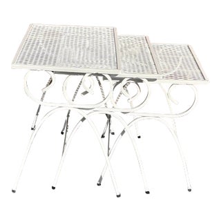 1960s Mid Century Modern Iron Mesh Nesting Patio Garden Tables - Set of 3 For Sale