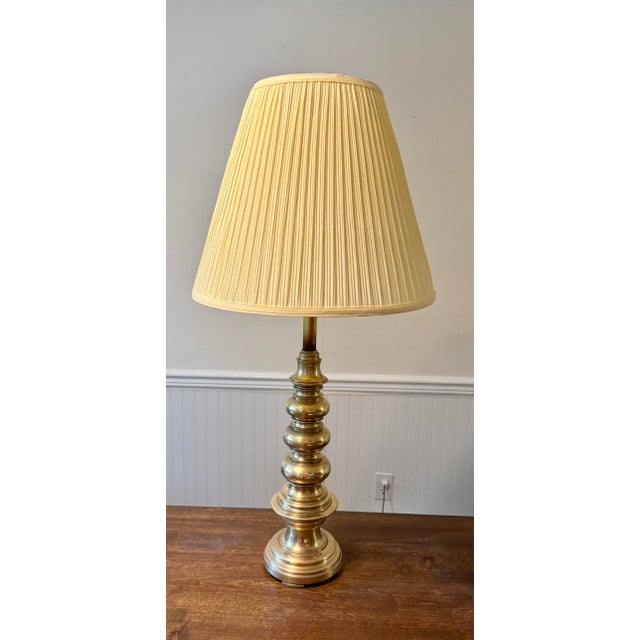 Mid 20th Century Brass Toned Turned Lamp For Sale - Image 6 of 10