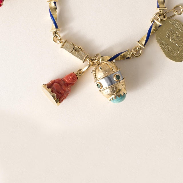 1950s 18k Gold Multi Vintage Charm Bracelet on Enamel Chain For Sale - Image 4 of 7